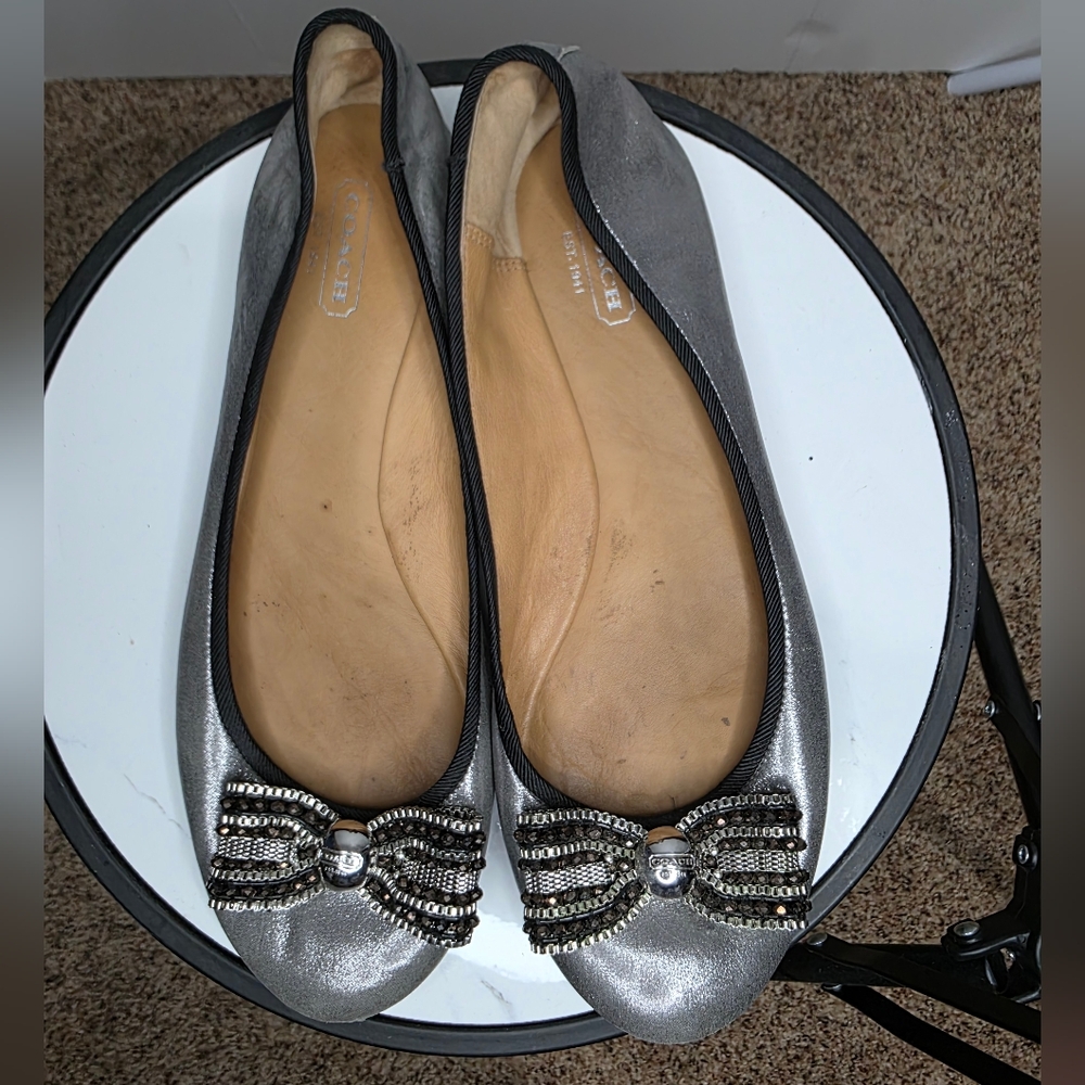 Coach Shoes Womens 8.5 B Silver Metallic Ballet Flats Rhinestone Bow